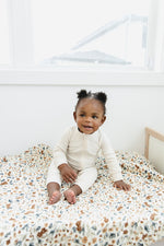 Mebie Baby Gender Neutral Infant Muslin quilt its 100% cotton. Looks great in any nursery.