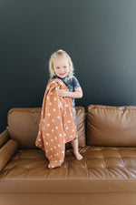 Mebie Baby Gender Neutral Infant Muslin quilt its 100% cotton. Looks great in any nursery.