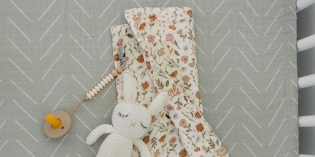 Mebie Baby Meadow Floral Muslin Burp Cloth