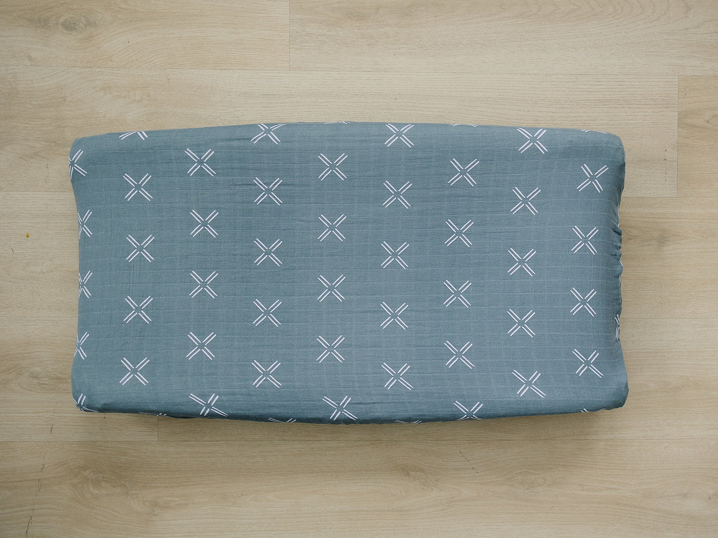 Blue X Changing Pad Cover Freshly Picked + Mebie Baby