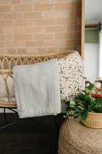 Mebie Baby Gender Neutral Infant Muslin quilt its 100% cotton. Looks great in any nursery. 